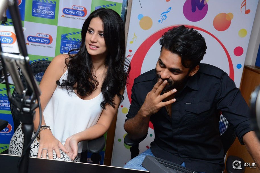 Thikka-Movie-Team-At-Radio-City